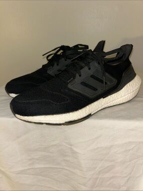 Adidas Ultraboost 22 Running Shoes